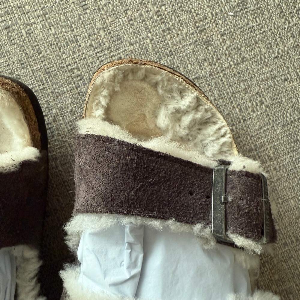 Birkenstock Arizona Shearling Size 40 - 9-9.5 US Dark Brown Shearling Sandals. - Picture 4 of 8